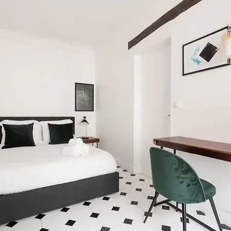 Le Marais - Charlot Private *